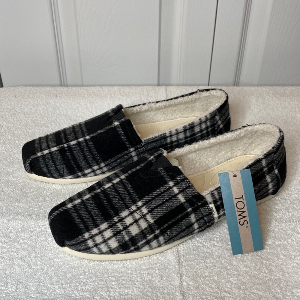 NWT TOMS Belmont Black & White Plaid Faux Shearling Alpargata Slip-On Size 8.5